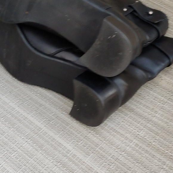 Stuart Weitzman leather boots... Great condition - Picture 7 of 12